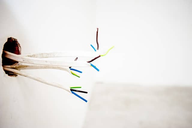 Comment détecter les fils électriques dans un mur